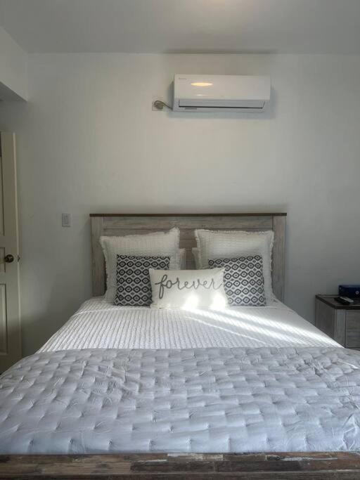 Little Cole Bay Apartment Koolbaai Luaran gambar